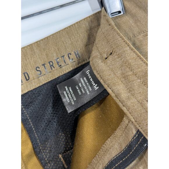 Free World Mens Chino Shorts Hybrid Soft Outdoor Casual Zipper Pockets Size 28 - Picture 2 of 7